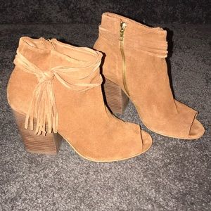 Steve Madden brown suede boots